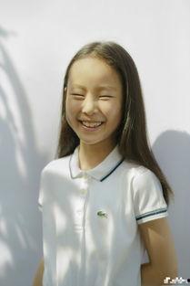 父女吃瓜照片高清图片视频,高清瓜照视频记录温馨瞬间