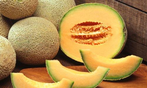 广州人吃哈密瓜视频播放,视频播放引发热议